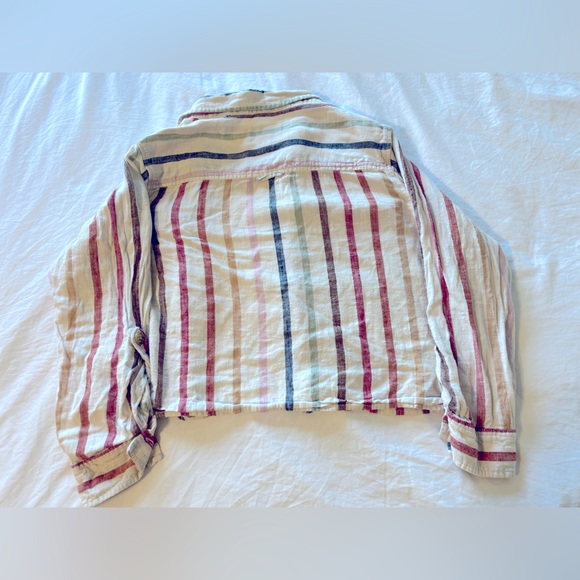 American Eagle Women's multi-colored striped cropped button up shirt - Picture 8 of 9